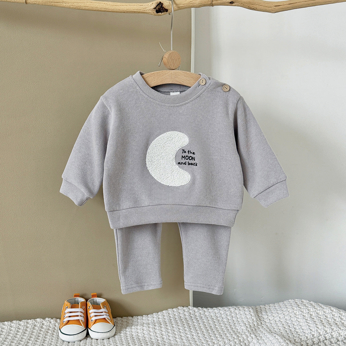 Long sleeved round neck sweatshirt+pants set