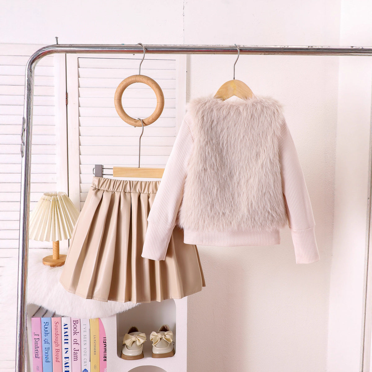 Round neck top bow tie jacket pleated skirt set